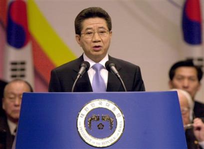 South Korean President Roh Moo-hyun speaks during the 86th anniversary ceremony of Independence Movement Day against Japan, at Ehwa Woman High School in Seoul, Tuesday, March 1, 2005. (AP Photo/ Ahn Young-joon).