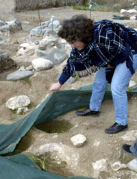 Italians say find world's oldest perfumery on Cyprus