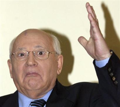 Former Soviet leader Mikhail Gorbachev gestures while speaking at a news conference in Moscow, Wednesday March 9, 2005. Mikhail Gorbachev on Wednesday warned that Vladimir Putin could face serious unrest if he pursues economic policies that are tough on the people, and urged the Russian president to fire Cabinet members over unpopular benefit reforms that prompted widespread protests. [AP]