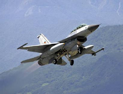 This August 17, 2004 file photo shows an F-16 fighter jet taking off.