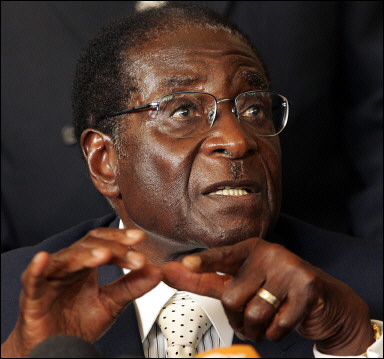 Zimbabwe's President Robert Mugabe speaks at a press conference at State House in Harare, 02 April 2005. Police in Zimbabwe went on high alert after youths took to the streets in Harare to urge Zimbabweans to reject the outcome of elections overwhelmingly won by Mubage's party.(AFP/Alexander Joe)