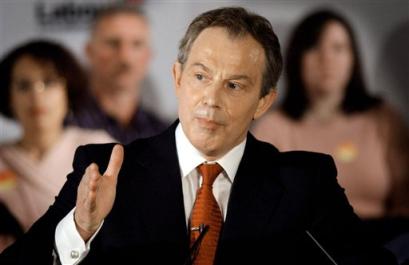 Britain's Prime Minister Tony Blair makes his acceptance speech to supporters at Trimdon Constituency Labour Club in his Sedgefield constituency, Sunday , April 10 2005, after being elected as their candidate for the forthcoming General Election, which takes place May 5. (AP Photo / Stefan Rousseau, PA, Pool)