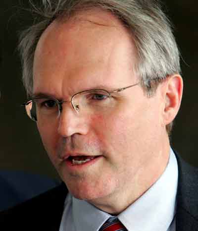 U.S. Assistant Secretary of State and top U.S. envoy to nuclear negotiations Christopher Hill talks to journalists upon arrival at Beijing Airport April 26, 2005. Hill arrived for talks aimed at breaking the deadlock over North Korea's nuclear weapons programme. [Reuters]