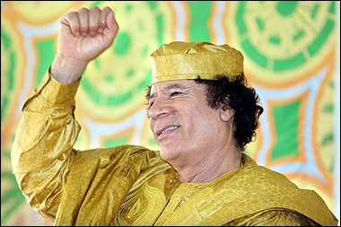 Libyan leader Moamer Kadhafi attends a meeting with leaders of Sudanese tribes and parties, including Darfur figures, in Tripoli. A media source told AFP that representatives of Darfur rebels met with Kadhafi today in the Libyan capital and asked him to speak in their name at the African summit on Darfur which will be held in the Egyptian Red Sear resort of Sharm el-Sheikh later this month.(AFP