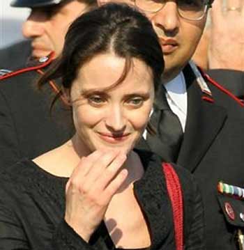 Italian aid worker Clementina Cantoni arrives at the Ciampino military airport, in Rome, Friday, June 10, 2005. Cantoni, who was held hostage in Afghanistan for more than three weeks arrived back home on Friday aboard an Italian jet. (AP