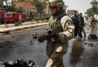 U.S. may begin Iraq troop drawdown in '06