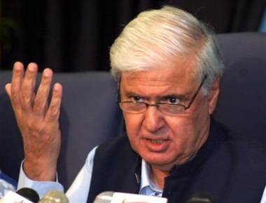 Pakistan's Interior Minister Aftab Khan Sherpao addresses a news conference, Wednesday, July 13, 2005 in Islamabad, Pakistan. Sherpao says, that his country helped thwart a terror attack in Britain ahead of May general elections there, but offers no details. . (AP 