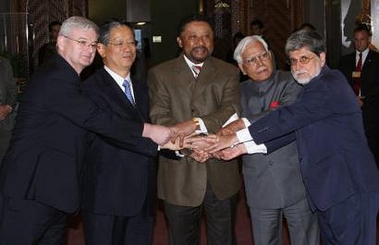 (L-R) German Foreign Minister Joschka Fischer, Japanese Foreign Minister Nobutaka Machimura, President of United Nations General Assembly Jean Ping, Indian Foreign Minister Natwar Singh and Brazilian Foreign Minister Celso Amorim pose for a photo before their meeting at U.N. Headquarters in New York on July 17, 2005. 