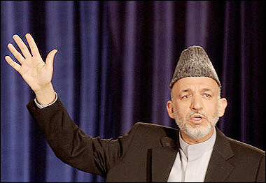 Afghanistan's President Hamid Karzai, pictured June 2005, arrived in Britain for talks with Prime Minister Tony Blair, Foreign Secretary Jack Straw and other British officials, the foreign office said.(AFP/File