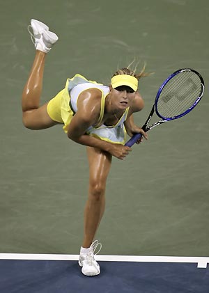 Maria Sharapova of Russia serves to Eleni Daniilidou of Greece during their match at the U.S. Open tennis tournament in Flushing Meadows, New York August 29, 2005. Sharapova defeated Daniilidou 6-1 6-1. [Reuters]