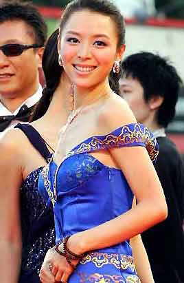 Chinese actress Zhang Jingchu arrives at the Cinema Palace in Venice August 31, 2005. The actress is starring in Chinese director Tsui Hark's movie 'Seven swords' at the Venice film festival.[Reuters]