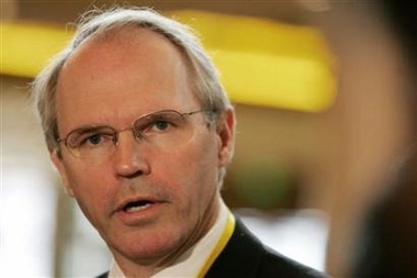 Christopher Hill, U.S. Assistant Secretary of State for East Asian and Pacific Affairs and top U.S. negotiator for the six-party talks, speaks to journalists before continuation of talks in Beijing September 16, 2005.