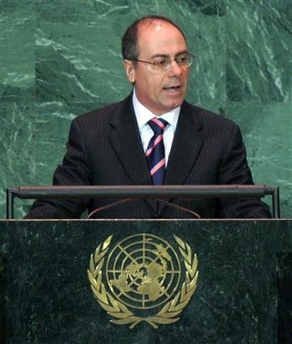Israeli Foreign Ministere Silvan Shalom addresses the United Nations General Assembly at the U.N. headquarters in New York, Tuesday, Sept. 20, 2005. (AP
