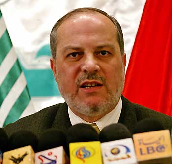 Dr. Mohammed Ghazal, a Hamas leader in the West Bank, speaks during a news conference in the West Bank city of Nablus in this March 12, 2005 file photo. Israeli troops arrested 207 suspected Islamic millitants in the West Bank on September 25, 2005, the army said, in the toughest crackdown in months after the Jewish state vowed to stop Palestinian rocket attacks from the Gaza Strip. Ghazal and other top Hamas officials in the occupied West Bank were among those detained, relatives and sources in the militant group said. [Reuters]
