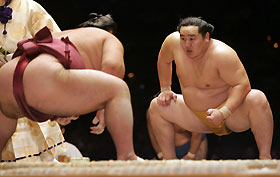 umo wrestler Asashoryu (R) of Mongolia faces off against second day champion Chiyotaikai of Japan in a grand championship playoff during the final day of the Grand Sumo Las Vegas tournament at the Mandalay Bay Events Center in Las Vegas, Nevada October 9, 2005.