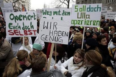 Doctors protest in Berlin, Wednesday, Jan.18, 2006 in Berlin for better working conditions.