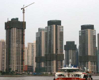 The government will continue to regulate land supply for real estate development this year but promised to transfer more to construct economical housing for low-income families, said a cabinet official. 