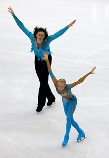 Tatiana Totmianina and Maxim Marinin from Russia perform during the figure skating Pairs Short Program at the Torino 2006 Winter Olympic Games in Turin, Italy, February 11, 2006. 