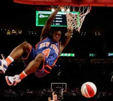 Robinson comes up Huge in NBA dunk contest
