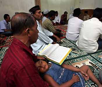 Asia to mark tsunami anniversary with prayers, silence