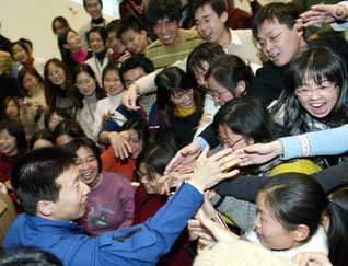 Yang wows young fans