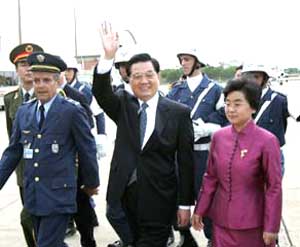 President Hu arrives in Brazil for state visit