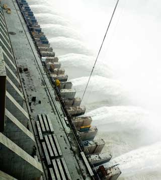 Three Gorges Dam to open to public tomorrow