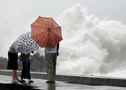 Southeast coast braces for typhoon as Taiwan cleans up