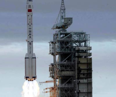 Second manned spacecraft successfully takes off
