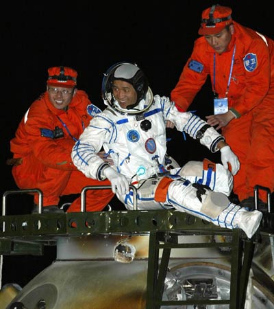 Astronauts now back home, new mission in 2007
