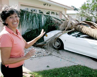 Hurricane Wilma batters Florida