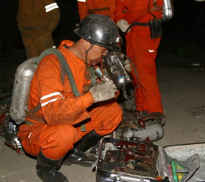 Gas explosion traps 16 miners