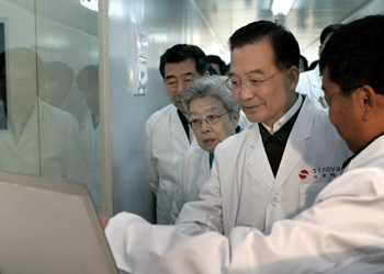 Premier Wen vows to fight agaist bird flu