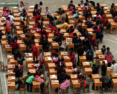 Class resumes in quake-hit Jiujiang