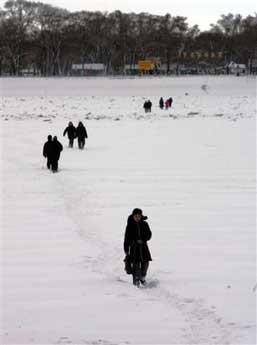 Water supply shut in second Chinese city