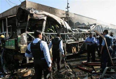 Suicide bombing on bus in Iraq kills 30