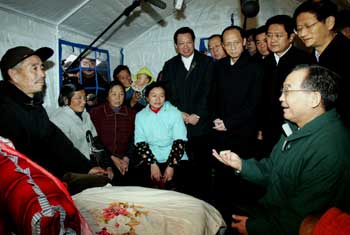 Premier Wen visits quake-hit area in Jiangxi