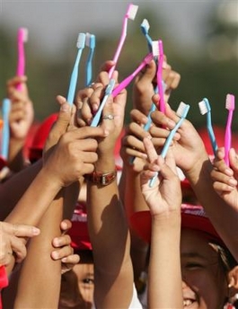 10,800 brushing teethes together in Filipine