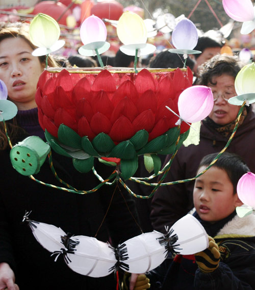 Shopping for Lantern Festival
