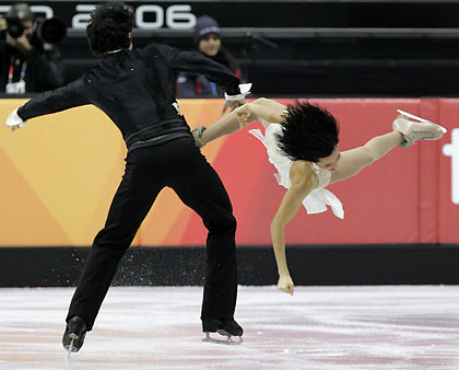 Canadian pair fall during performance