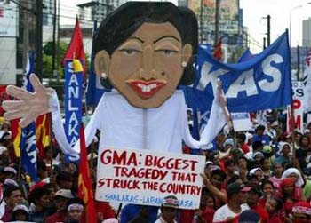 Filipino protesters calling for Arroyo's resignation