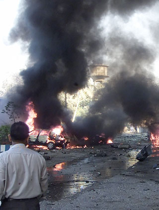 3 dead, 34 wounded in Karachi bomb blasts