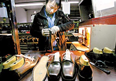 Shoe makers prepare to battle EU