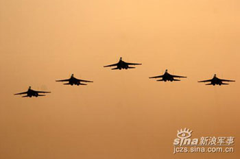 Russian Stunt Flying Team lands in Central China