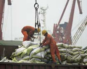 China tips $100bn trade surplus
