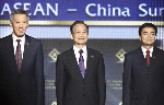 China, ASEAN leaders meet to boost regional co-op