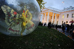 White House celebrates Halloween with 2,000 kids