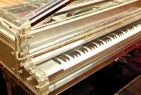Beijing Olympic Games' piano auctioned at 22M yuan