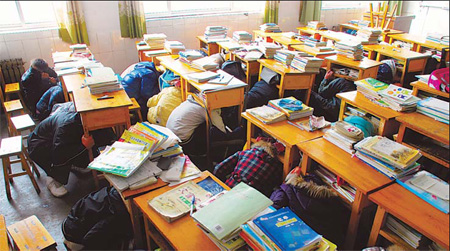 Earthquake experts calm nerves on the mainland