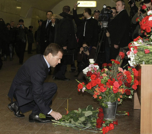 Russia hints at al Qaeda link to metro blasts